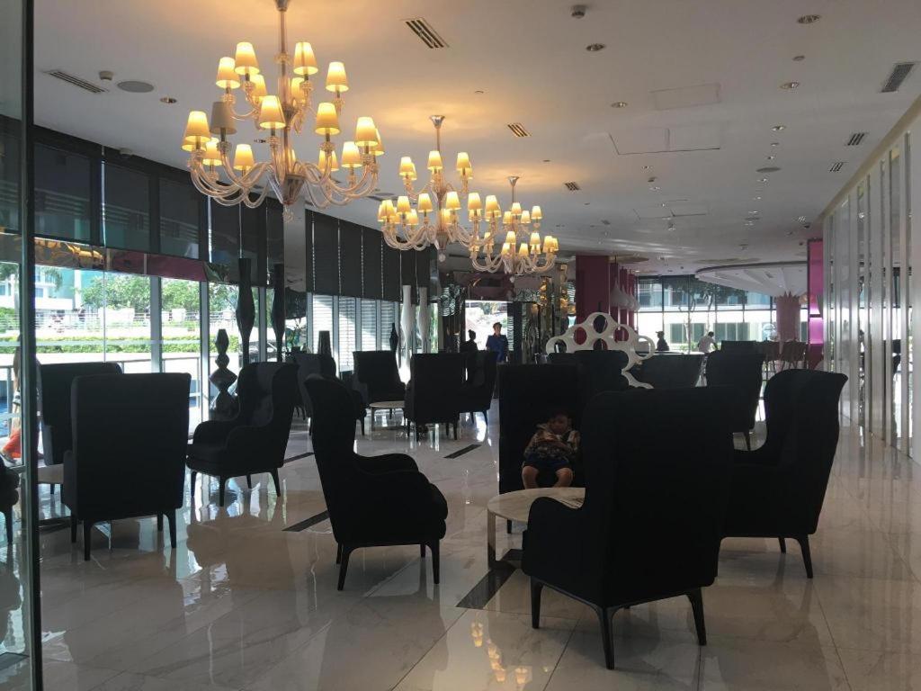 Manila Urban Resort At Azure エクステリア 写真