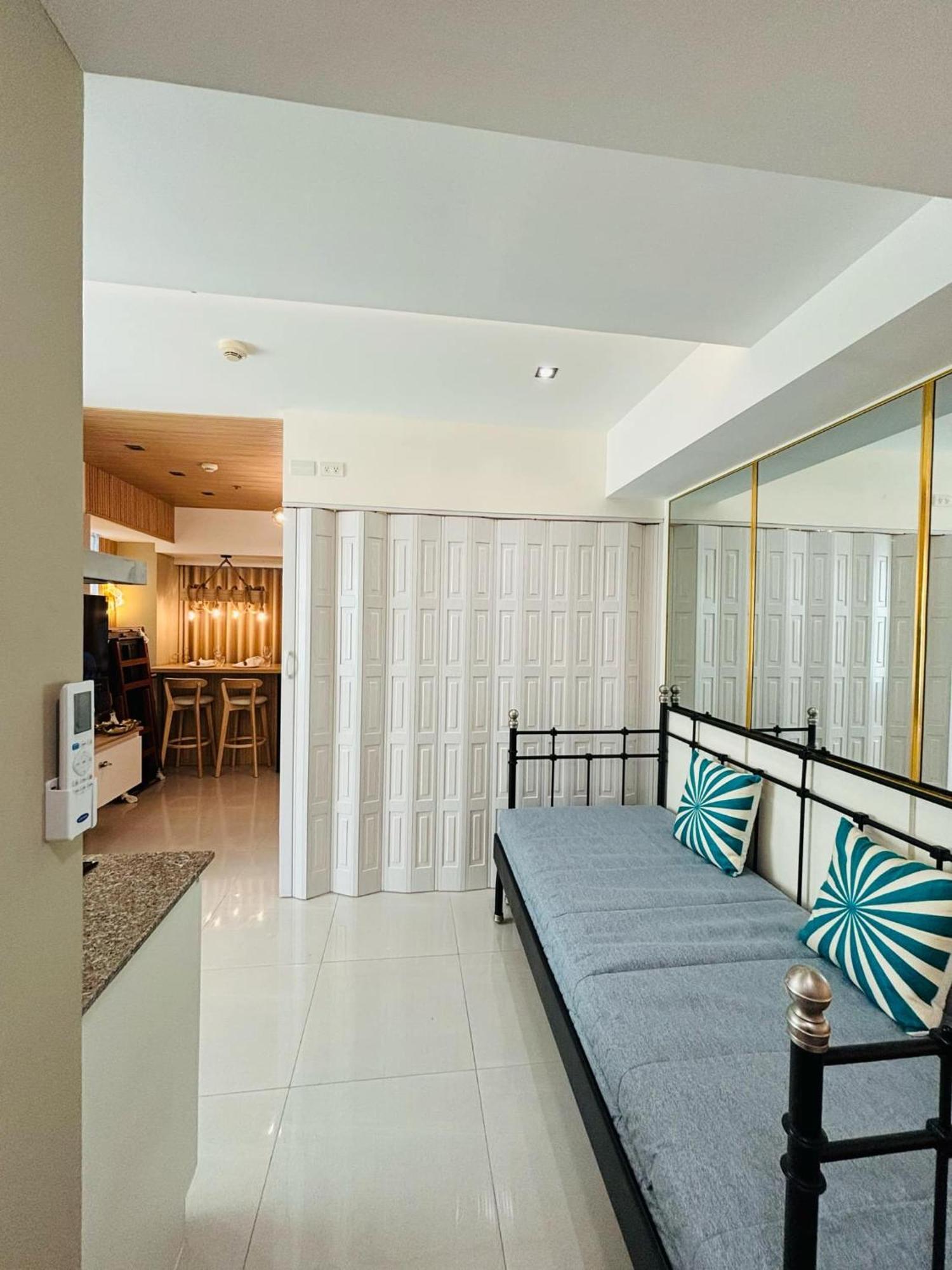 Manila Urban Resort At Azure エクステリア 写真