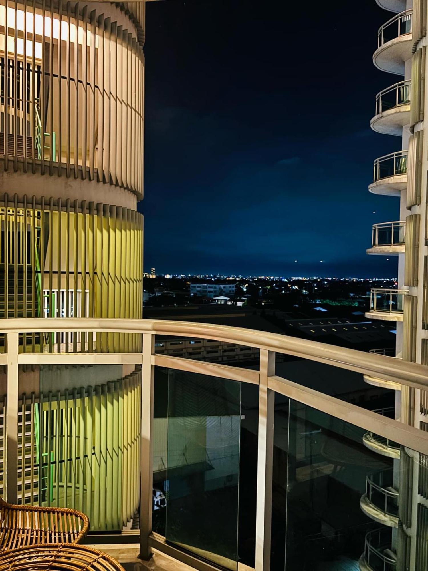 Manila Urban Resort At Azure エクステリア 写真